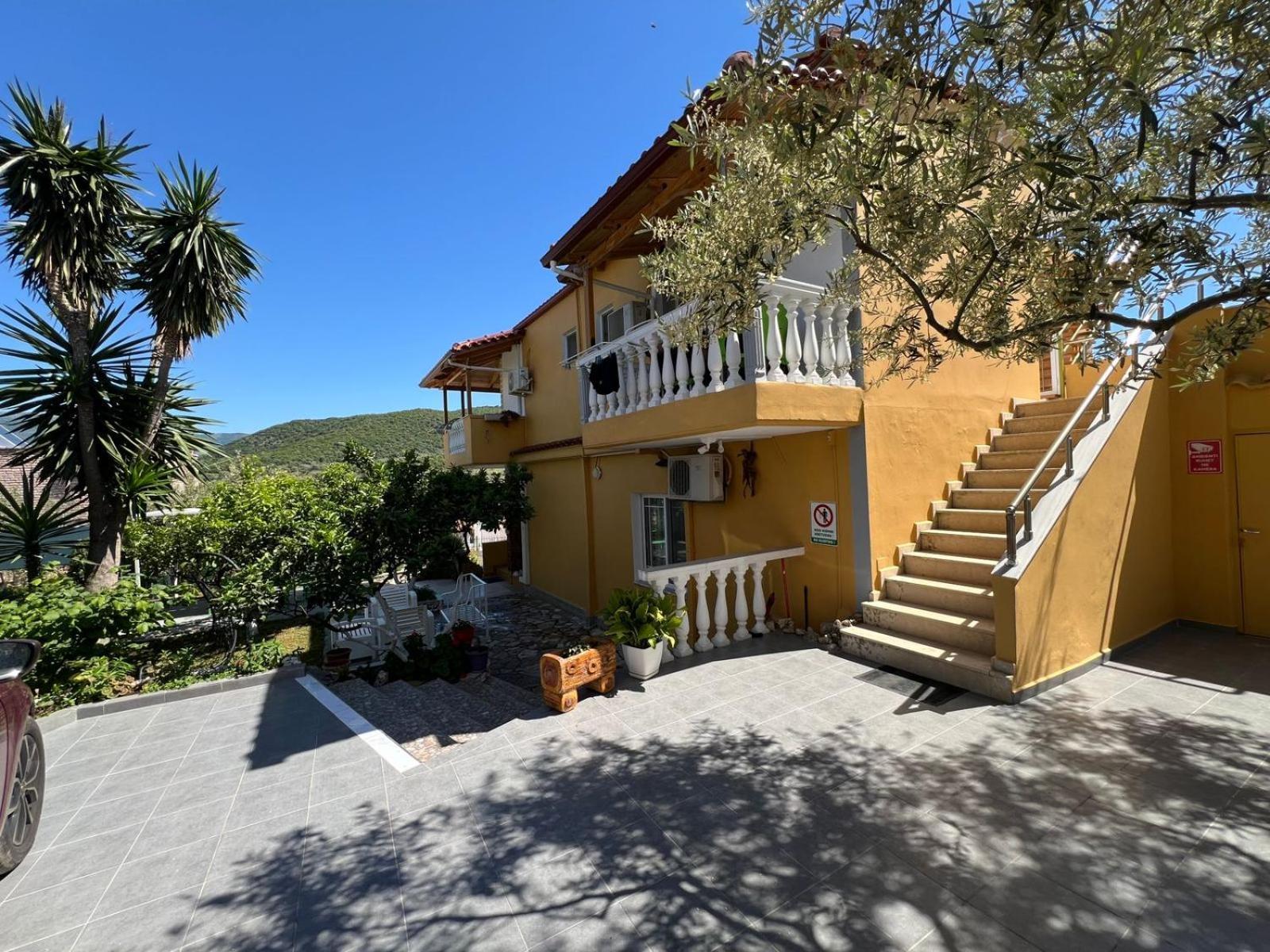 Golden Apartment Ksamil